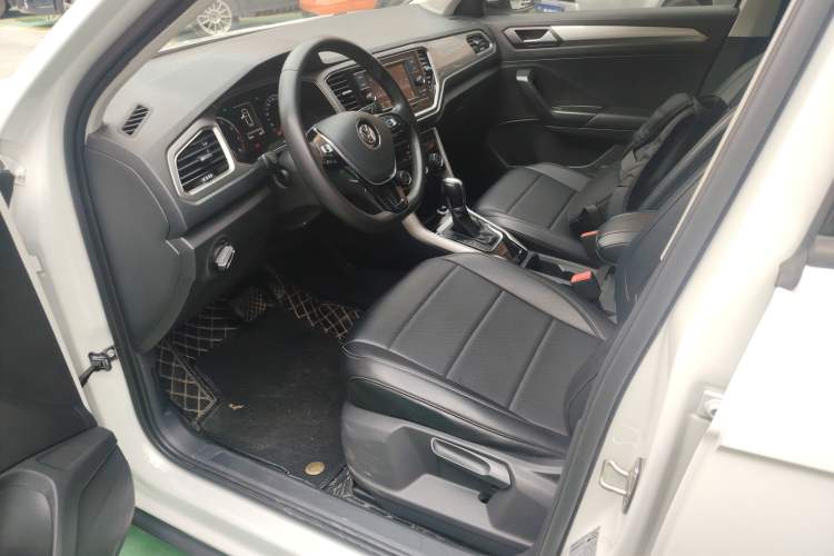 Used Volkswagen T-ROC 2018 280TSI DSG Two-Wheel Drive Advanced Version China V Emission Standard