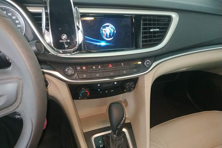 Used Buick GT 2021 Exemplar 1.5L Automatic Elite Version Audio And AC Panel