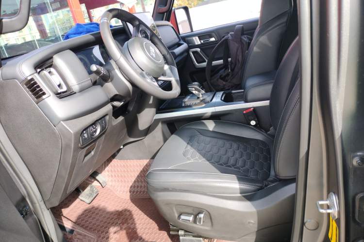 Used 212 T01 2024 2.0T Mechanic
