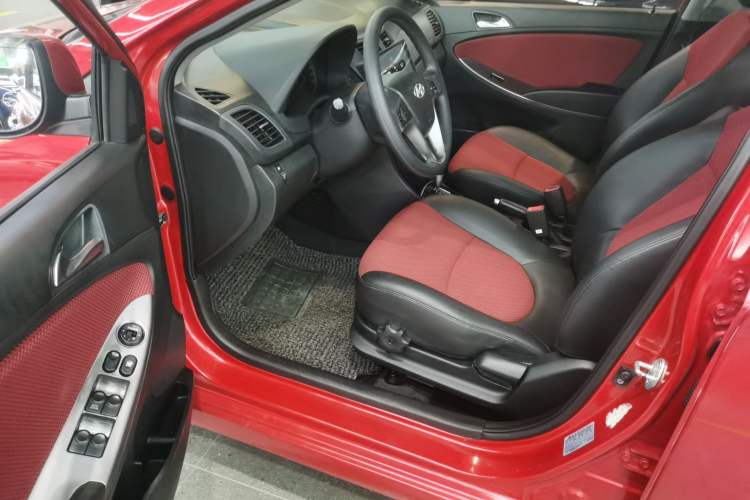 Used Hyundai Verna Ray 2014 1.6L Automatic TOP Driver Seat