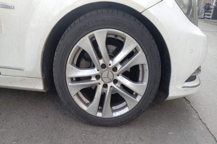 Used Mercedes-Benz C-Class 2011 C 200 CGI Fashion Model