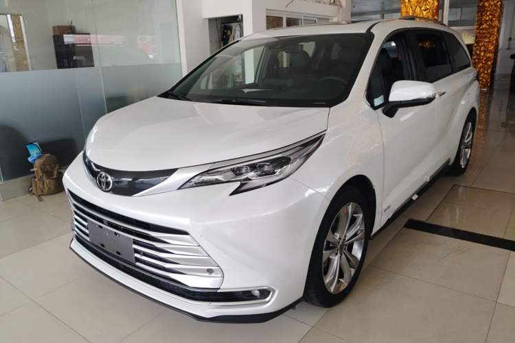 Used Toyota SIENNA 2024 2.5L Hybrid Platinum Edition