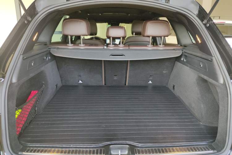 Used Mercedes-Benz GLC 2019 Refreshed GLC 300 L 4MATIC Dynamic Edition
