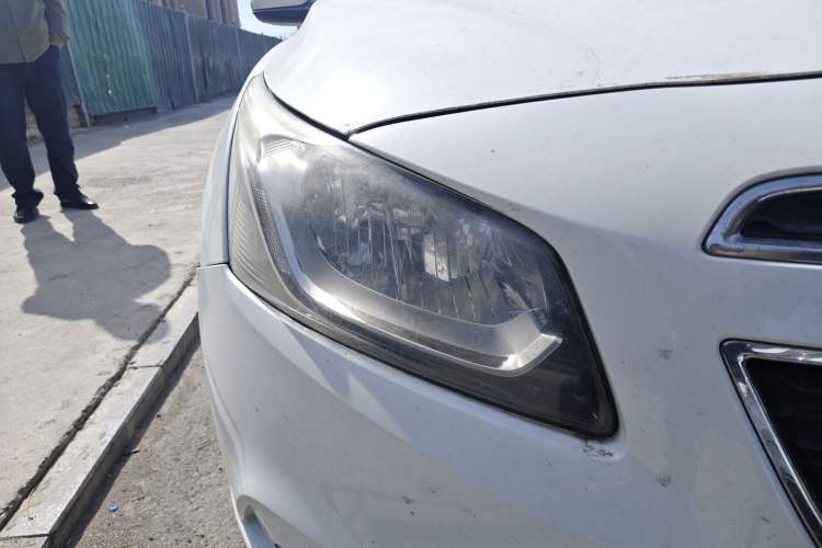 Used Chevrolet Cruze 2015 1.5L Classic SE MT Right Front Headlight