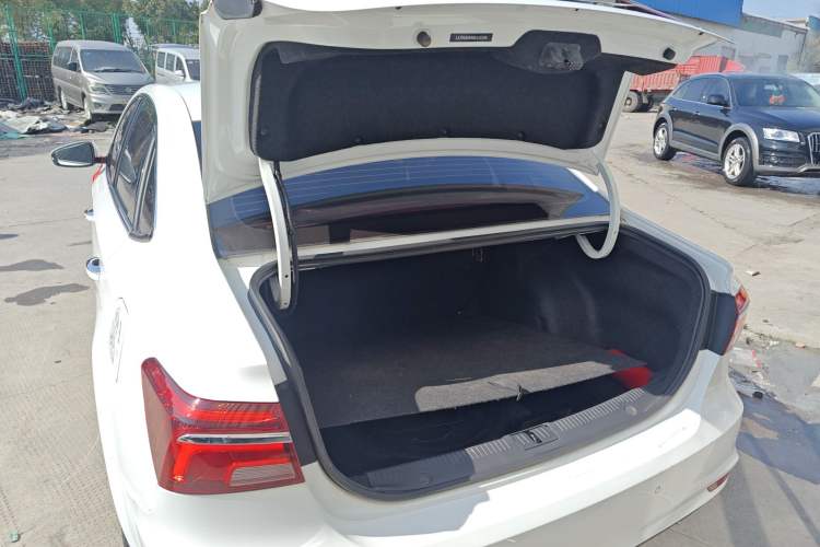 Used Roewe i6 2020 PLUS 1.6L CVT 4G Connected Glory Flagship Edition