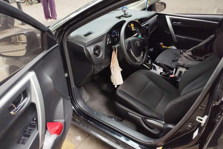 Used Toyota Levin 2017 Revised Dual-Engine 1.8H GS E-CVT Elite Sunroof Version China V Standard Driver Seat