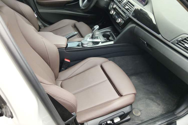 Used BMW 3 Series 2018 320Li Leading Model M Sport Package