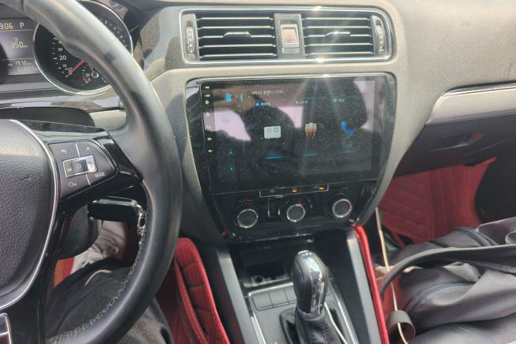 Used Volkswagen Sagitar 2015 230TSI Automatic Comfort Version Audio And AC Panel