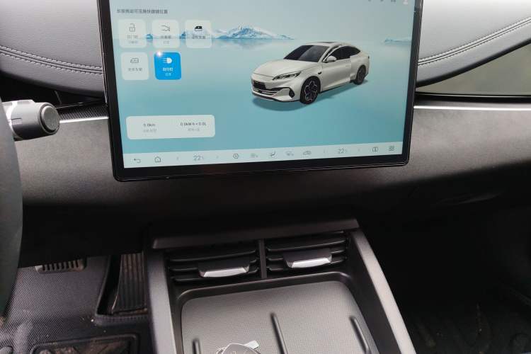 Used BYD Seal 06 New Energy 2025 DM-i Smart Drive 80KM Luxury Model Audio And AC Panel