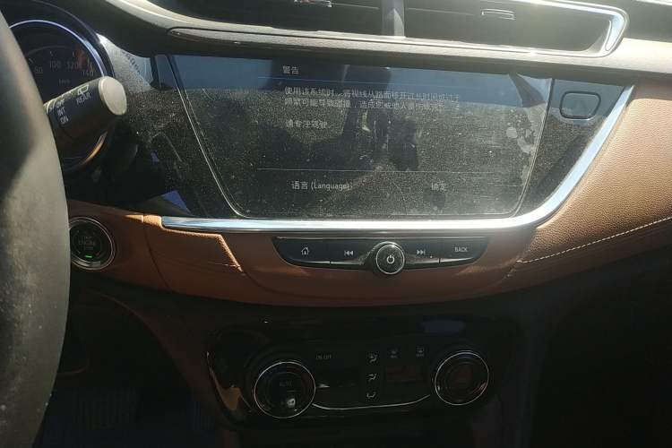 Used Buick Encore GX 2020 20T CVT Two-Wheel Drive Luxury Version Audio And AC Panel