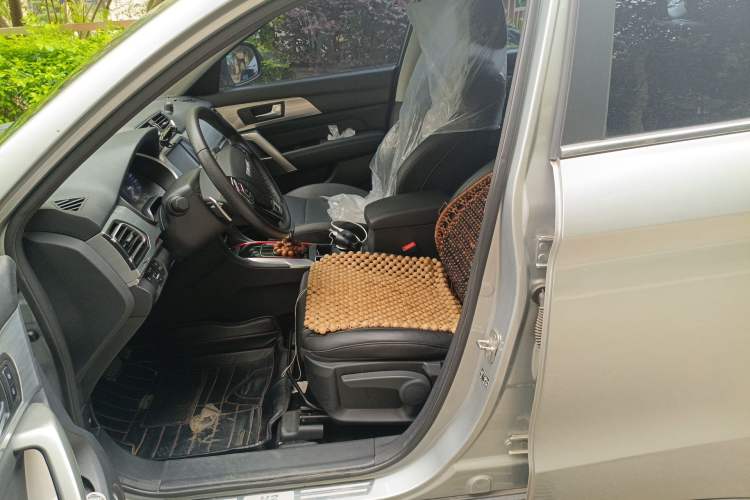 Used Haval H2 2018 Blue Label 1.5T Dual-Clutch Two-Wheel-Drive Elite Model Left Front Seat