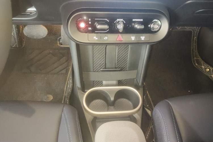 Used MINI 2025 2.0T COOPER S Artist Five-Door Edition Gear Lever