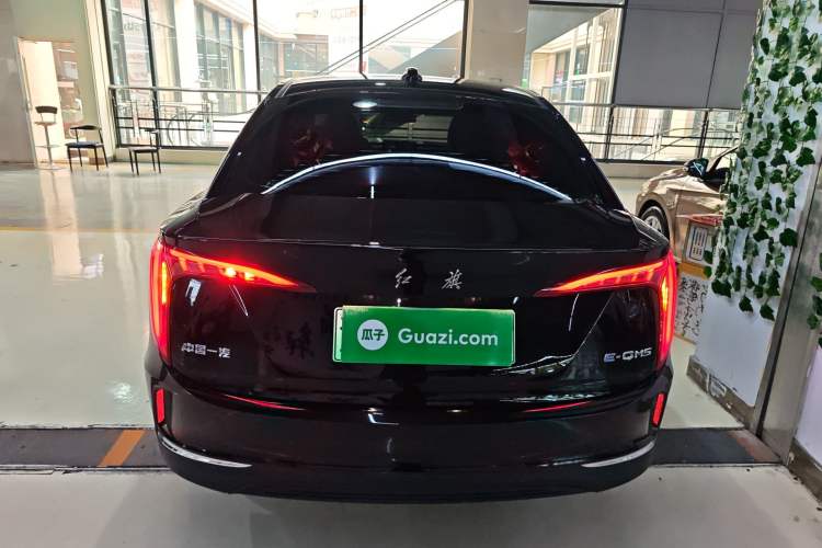 Used Hongqi E-QM5 2022 431 km Charge & Enjoy Edition
