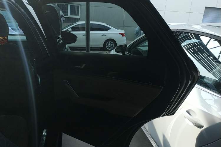 Used BYD Tang New Energy 2024 DM-i Glory Edition 112KM Prestige Model
