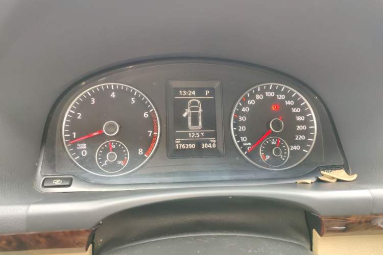 Used Volkswagen Touran 2011 1.4T DSG ZhiZhen Edition 5 Seats Instrument Cluster