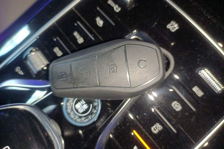 Used BYD Qin PLUS 2024 Honor Edition EV 420KM Beyond Model Interior 1