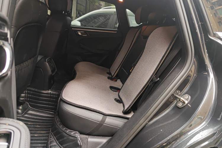 Used Porsche Macan 2021 Macan 2.0T Left Rear Seat