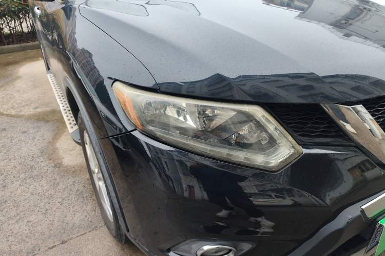 Used Nissan X-Trail 2014 2.5L CVT Leading Edition 4WD
