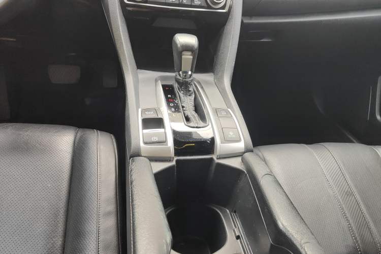 Used Honda Civic 2016 220TURBO CVT Prestige Edition
