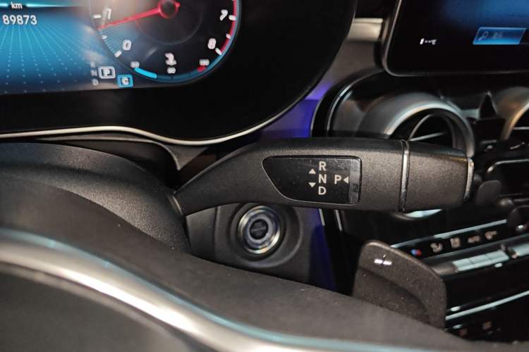 Used Mercedes-Benz GLC 2020 Facelifted GLC 260 L 4MATIC Dynamic Edition Gear Lever