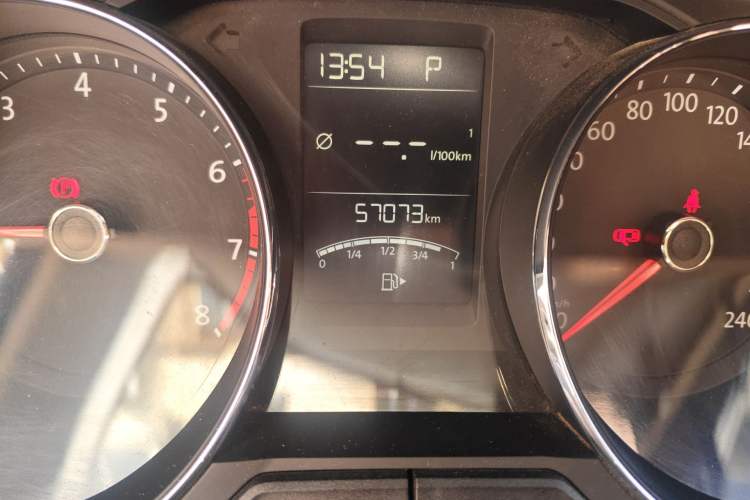 Used Volkswagen Lavida 2017 1.6L Automatic Comfort Edition Odometer Close Up