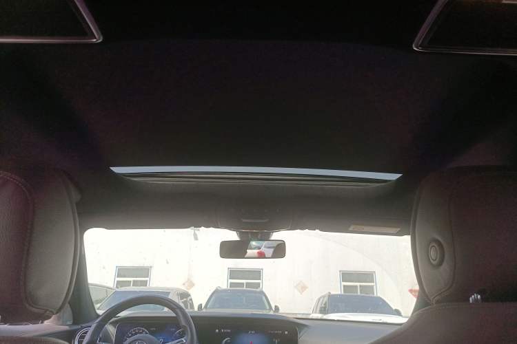 Used Mercedes-Benz E-Class New Energy 2022 Restyled E 350 e L Plug-in Hybrid Sports Sedan Headliner