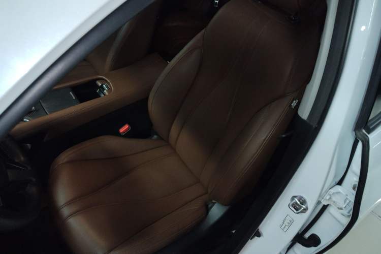 Used Acura CDX 2016 1.5T Two-Wheel Drive Deluxe Edition