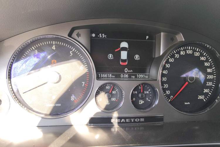 Used Volkswagen Phaeton 2012 3.6L Deluxe Custom Edition