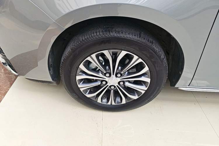 Used Buick GL8 2023 Land Executive Class Smart Enjoyment Model Left Front Wheel Hub