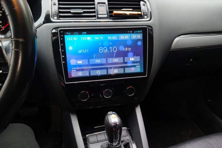 Used Volkswagen Sagitar 2015 230TSI Automatic Comfort Version Audio And AC Panel