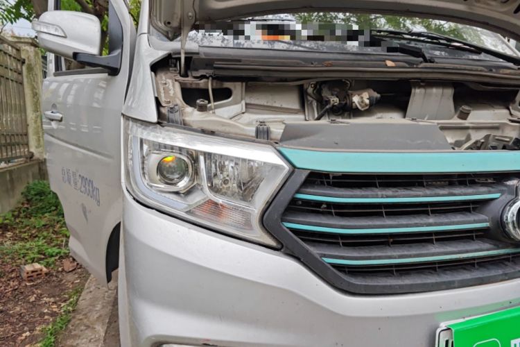 Used CHANGAN KUAYUE Xing V7 EV 2022 Standard Model 270km Right Front Headlight