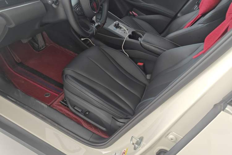 Used BYD Seal 06 New Energy 2025 DM-i Smart Drive 120KM Prestige Model Left Front Seat