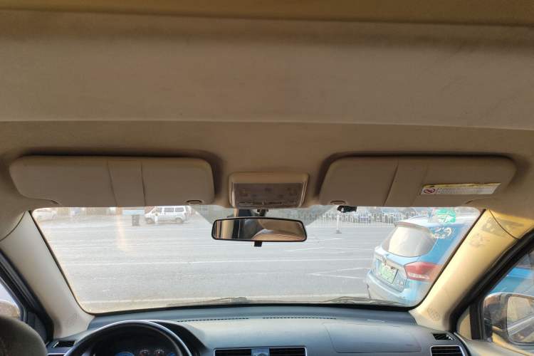 Used Dongfeng Fengon 370 2016 1.5L Manual Luxury Version SFG15-02 7 Seats
