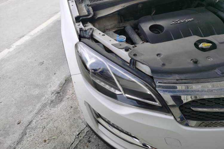 Used Zotye Domy X5 2015 1.5T Manual Luxury Version China IV Standard