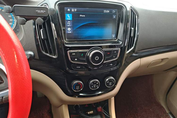 Used Baojun 730 2014 1.5L manual Comfort ESP version 7 seats