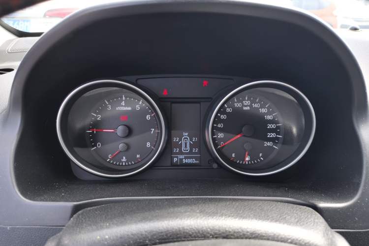 Used Haval H6 2013 Upgraded Model 2.4L Automatic Two-Wheel Drive Prestige Version
