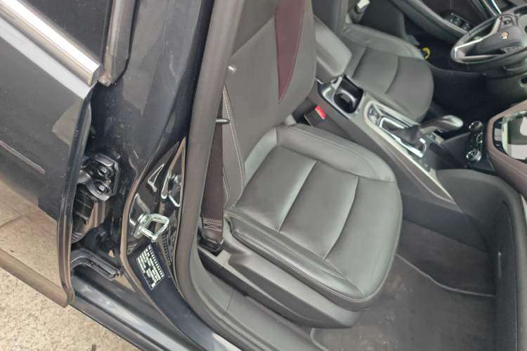 Used Chevrolet Malibu 2018 530T Automatic Fashion Edition Right Front Seat