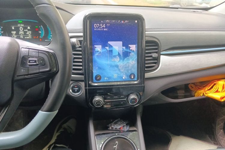 Used Chery QQ Little Ant 2022 Sweet Pink Edition Half-Sugar Version 3-Cell Lithium 30kW 301km Audio And AC Panel