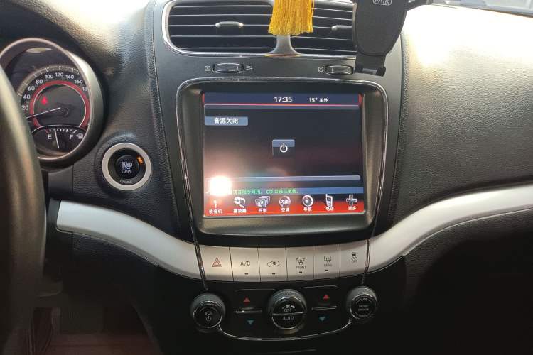 Used Dodge Journey 2013 2.4L Two-Wheel Drive Luxury Version
