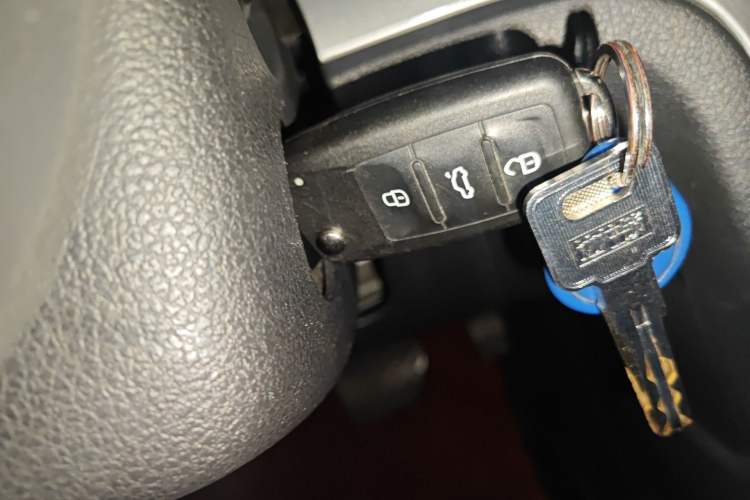 Used Volkswagen Lavida 2013 Revised Classic 1.6L Automatic Fashion Edition
