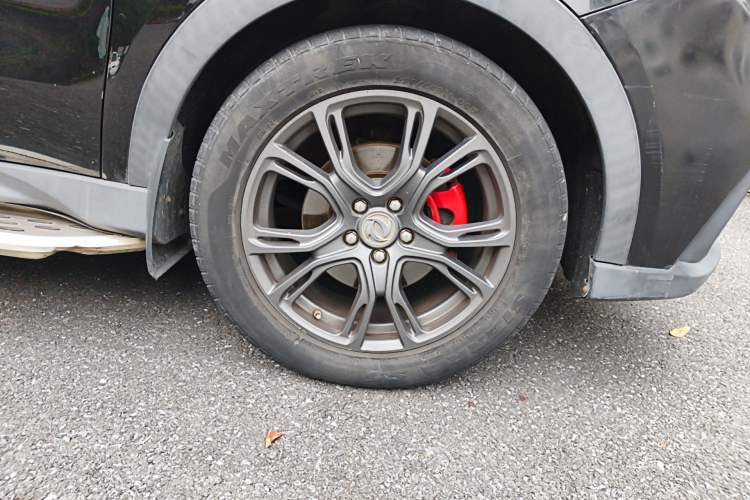 Used Dongfeng Fengon 580 2017 1.5T CVT Smart Connectivity Model Right Front Wheel Hub