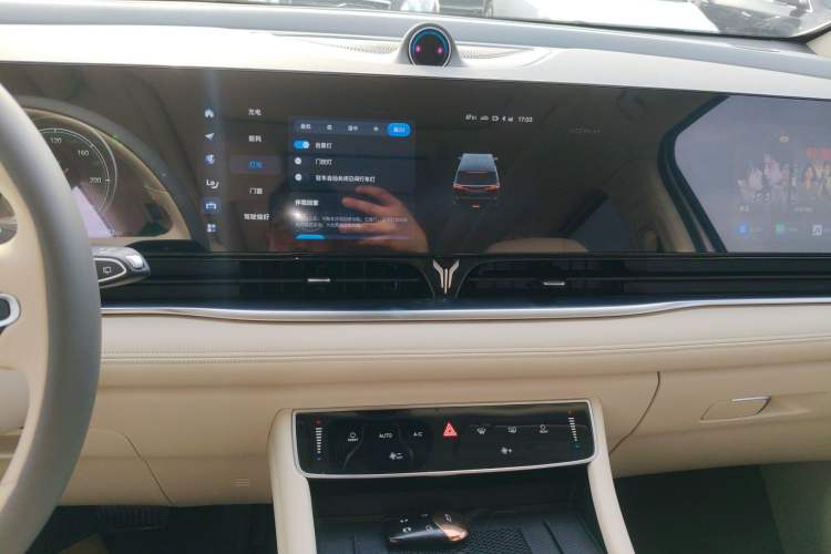 Used VOYAH Dream 2024 PHEV Extended-Range Premium Edition