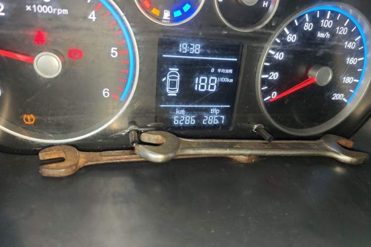 Used Foton Toano 2023 2.8T Manual Jixiang Van Extended Wheelbase Mid-Height Roof Rear Dual Tires 3-Seater