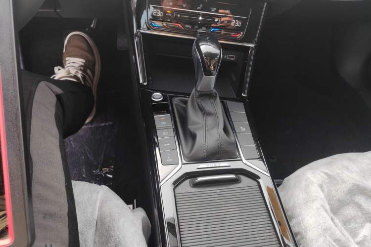 Used Volkswagen Passat New Energy 2025 430 PHEV Hybrid Business Edition Gear Lever