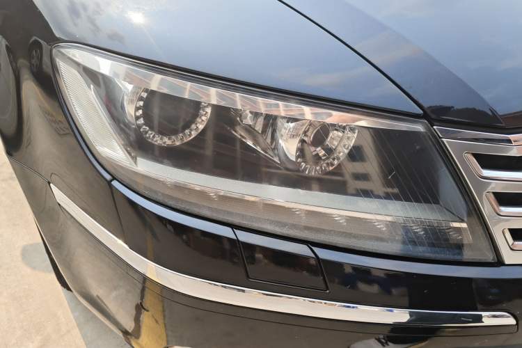 Used Volkswagen Phaeton 2014 3.0L Business Model Right Front Headlight