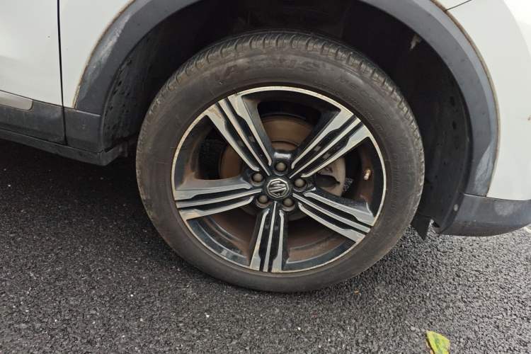 Used MG ZS 2020 Global Bestseller with 1.5L Engine Manual Transmission and a Massive 65-Inch Panoramic Sunroof Version Right Front Wheel Hub