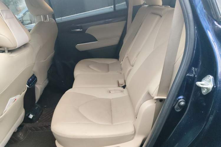 Used Toyota Highlander 2022 Dual-Engine 2.5L Four-Wheel Drive Supreme Edition 7-Seater
