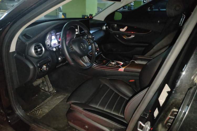 Used Mercedes-Benz C-Class 2017 Facelifted C 180 L Stylish Edition Left Front Seat