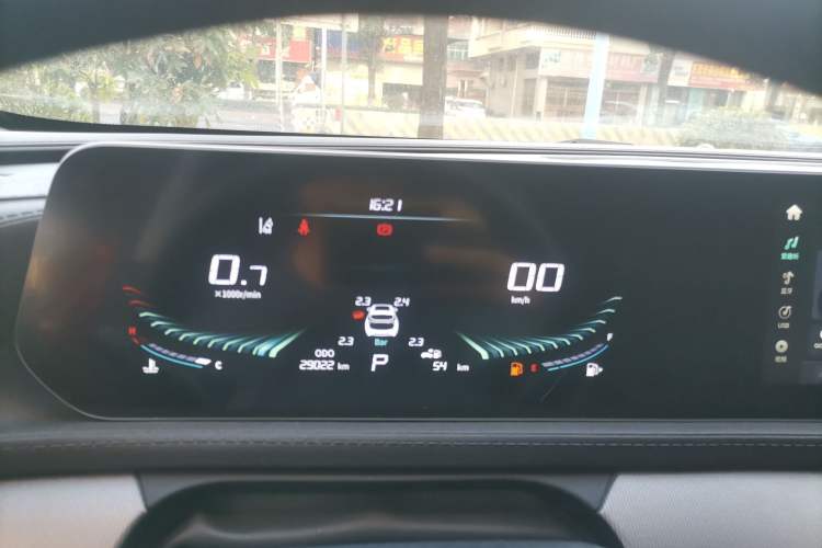 Used FORTHING T5 EVO 2021 1.5TD DCT Diamond Edition
