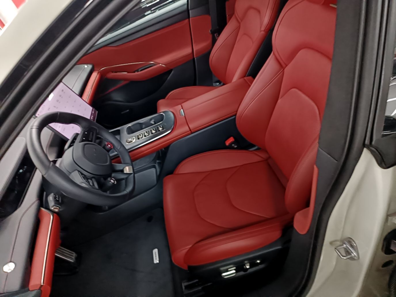 Xiaomi Auto SU7 2024 Four-Wheel Drive Ultra-Long Range Advanced Intelligent Driving Max Edition — снимка 17